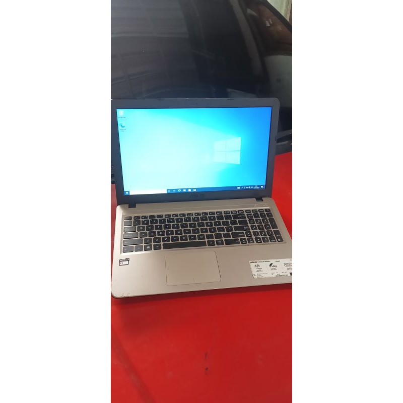 laptop Asus x540y