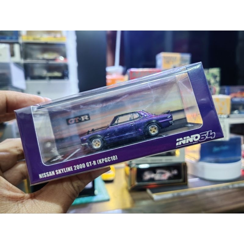MiniScale Inno64 Nissan Skyline 2000 GT-R KPGC10 Chameleon - Magic Purple