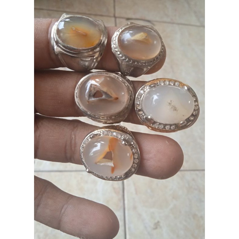 Batu cincin combong