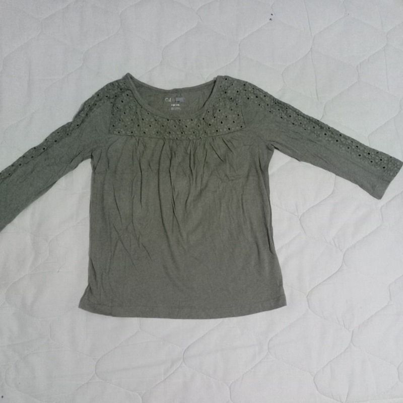 Cat&Jack long sleeve T shirt preloved. second branded katbol kaos lengan panjang.