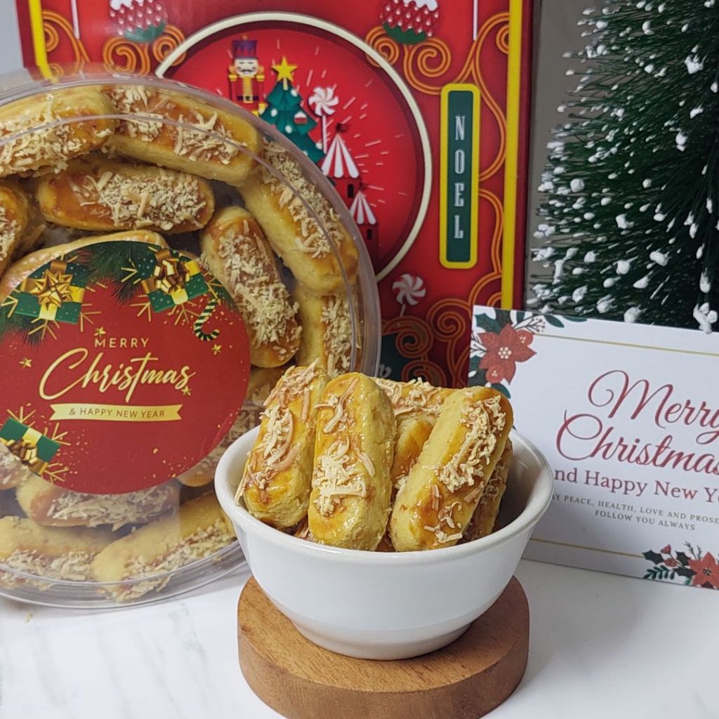 

Lily's Cookies Kastengel (ukuran toples bulat 500 gr)