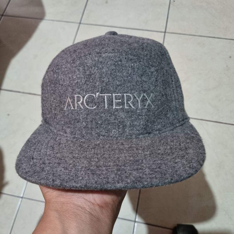 arcteryx 7 panel wool ball cap