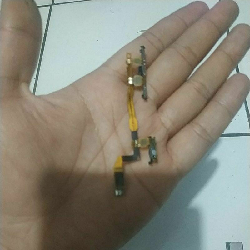 flexible on off volume bekas Sony z4 compact