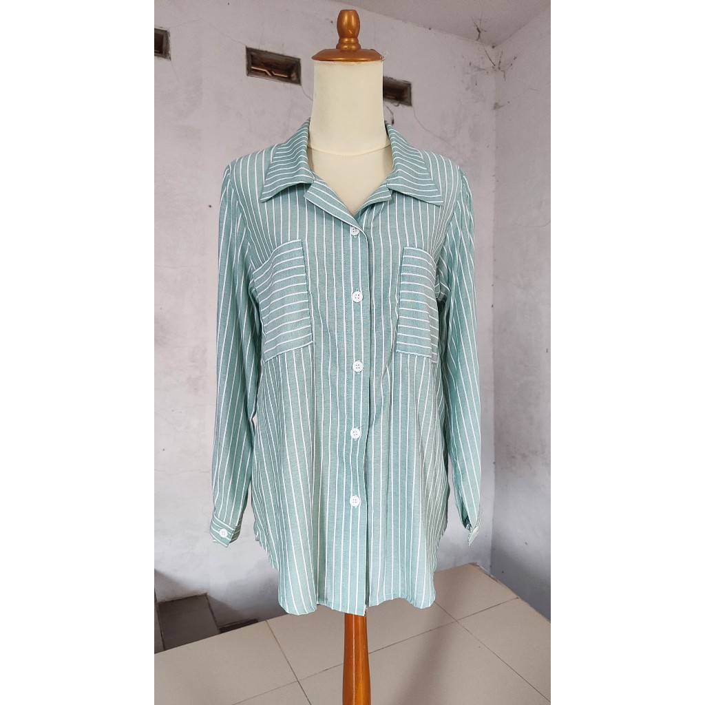 kemeja wanita garis hijau muda