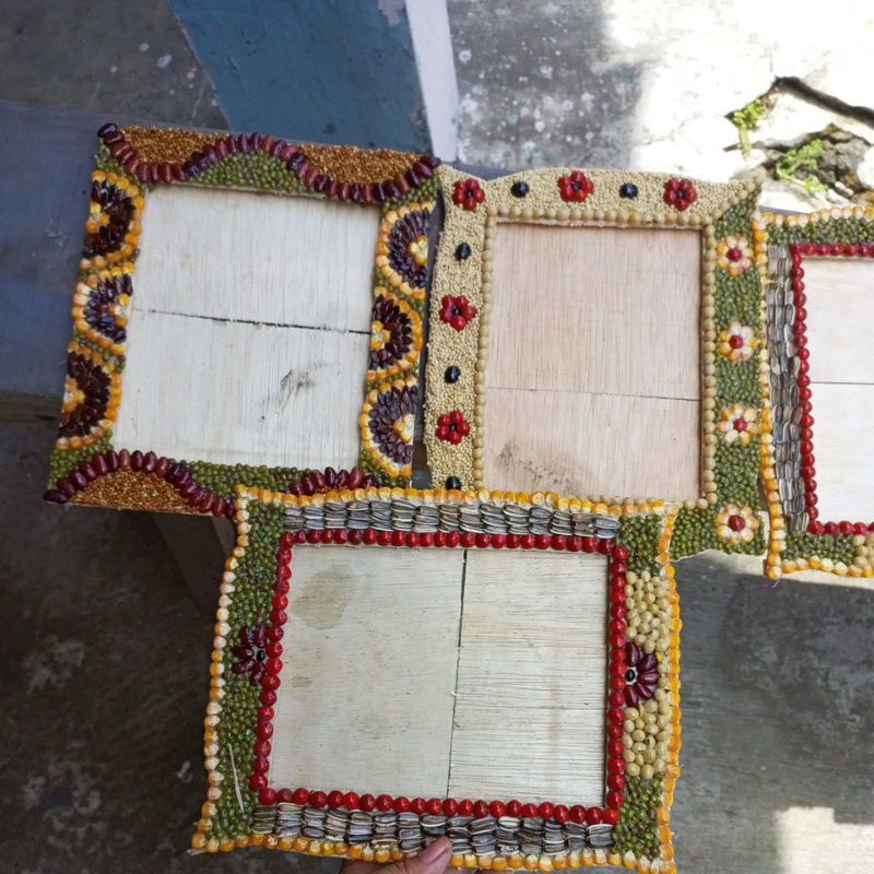 Pigura Foto Kolase Biji-Bijian 5R Dari Papan Triplek