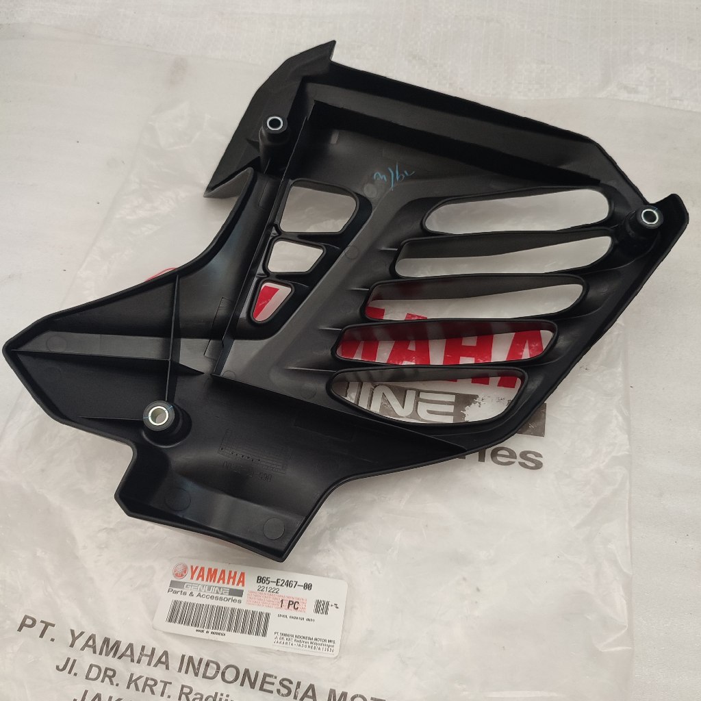 COVER TUTUP RADIATOR AEROX 155 ORIGINAL B65-E2467-00