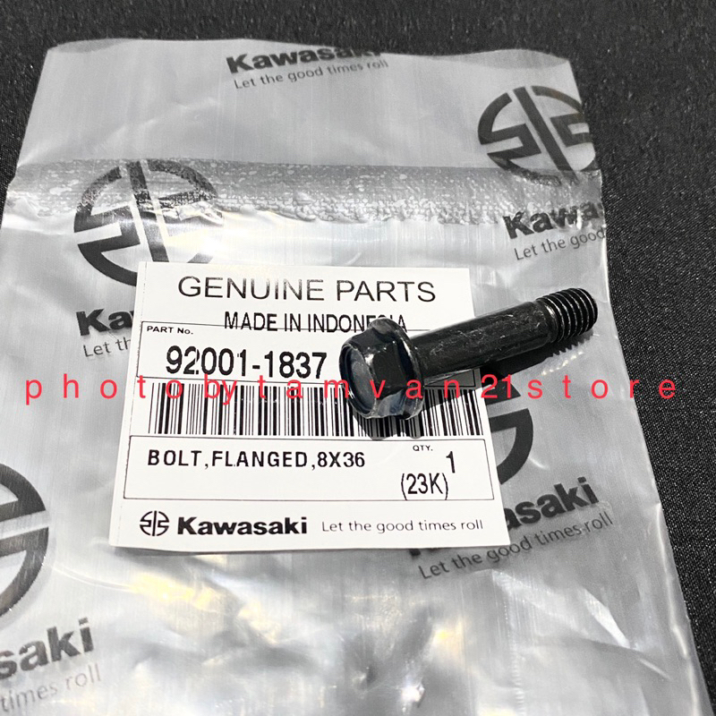 1 BUAH BAUT TAHANAN KALIPER DEPAN NINJA 250 KARBU ORIGINAL 92001-1837 (9.1D)