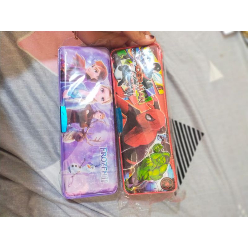 

kotak pensil karakter cewe cowo