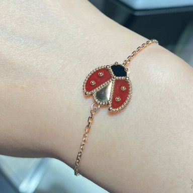 Gelang Kadar 17K Emas  Vca Van Cleef & Arpels Ladybug Fashion Accessories  Gelang rantai