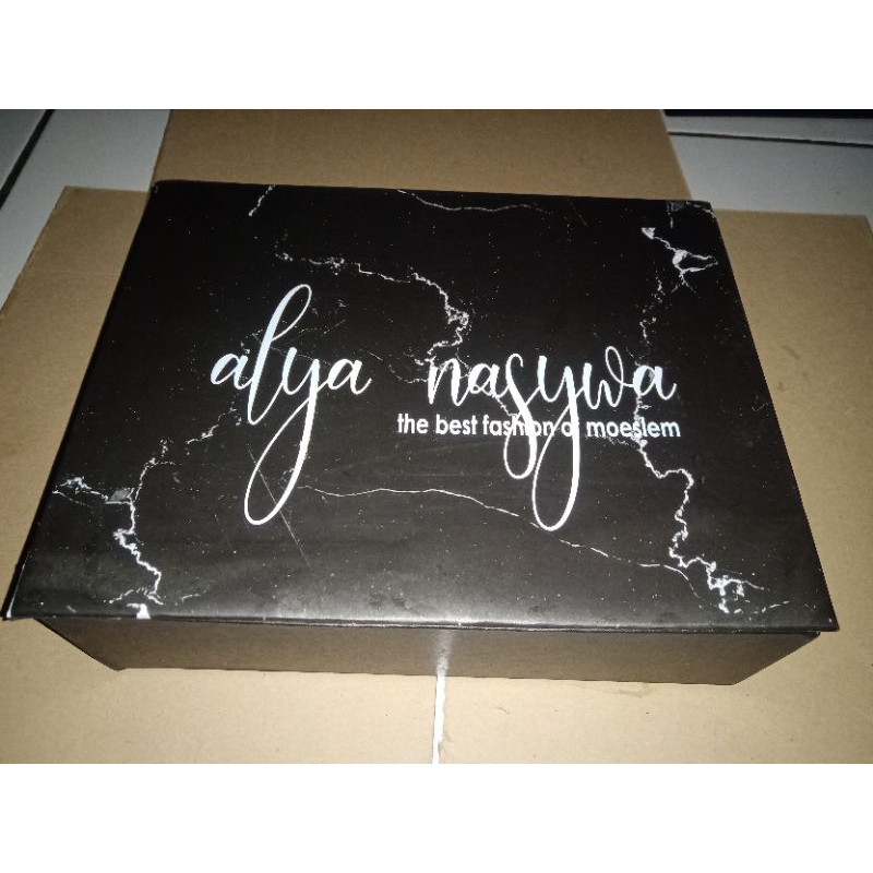 

hardbox 25x20x7 Model Buka Pita / Box Hampers / Box KadoCleraf