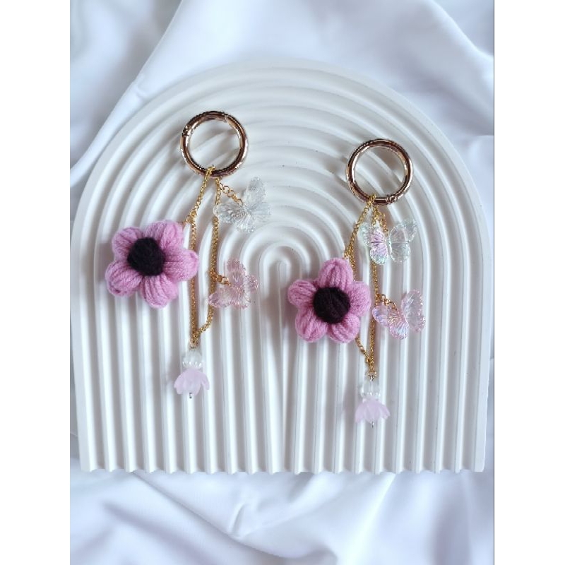 Gantungan Tas/Kunci Manik Bunga Puff Flower Rajut