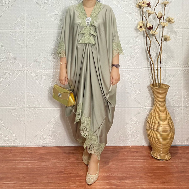 Kaftan Polos renda lace Wanita Armani Silk Elegant ( Free Bros )  / kaftan lebaran polos