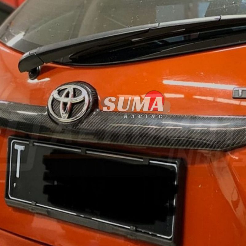 GARNISH BELAKANG TOYOTA YARIS CARBON KEVLAR