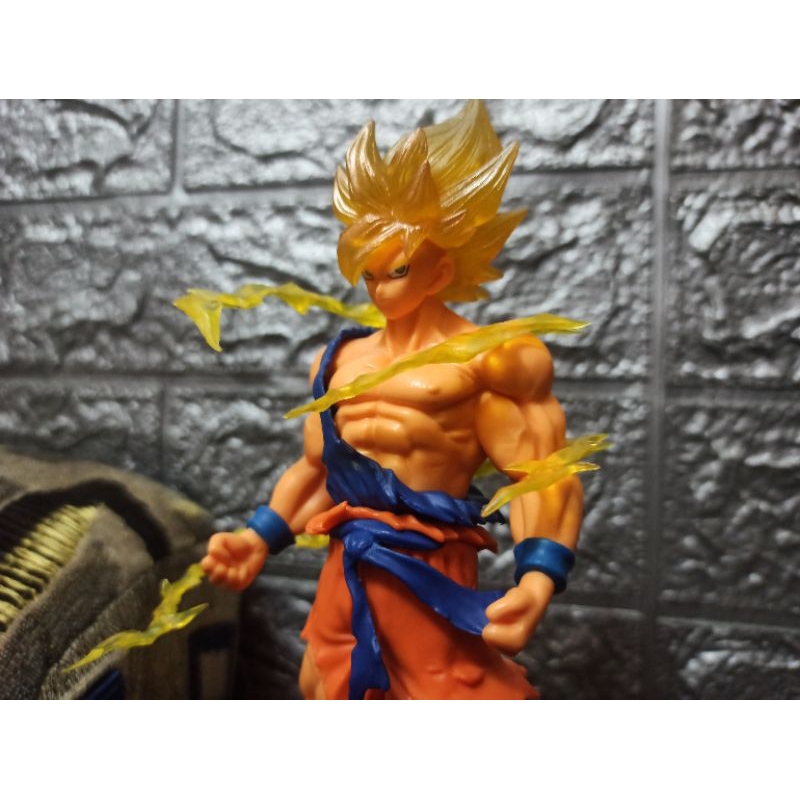 Dragon ball figure sun goku SS2