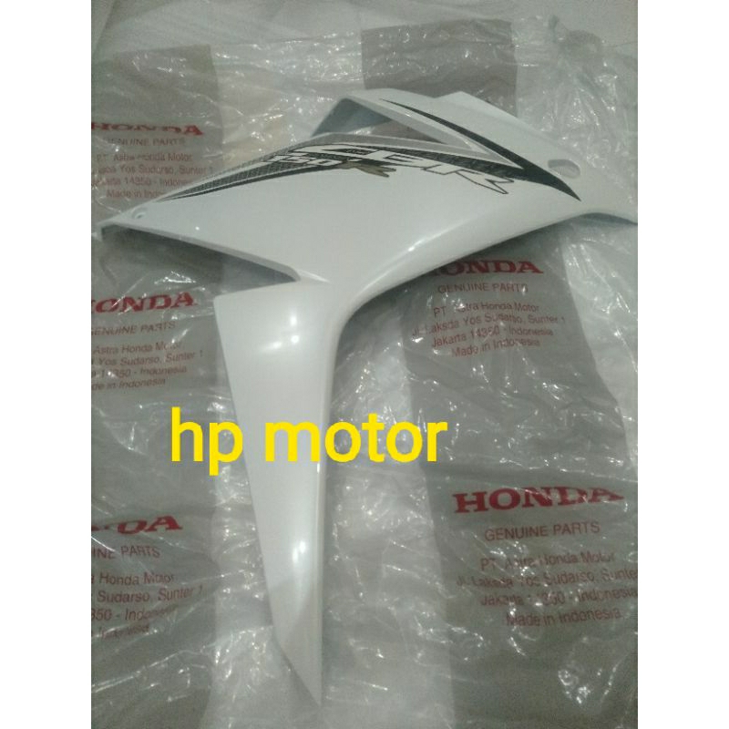 COVER SAYAP SAMPING KANAN CBR150 CBR150R K45G PUTIH MUTIARA FAIRING KANAN CBR150R K45G WHITE PEARL O