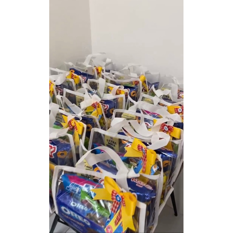 

Hampers Ulang Tahun/ Gift Ulang Tahun/ Snacks Ulang Tahun Murah Meriah