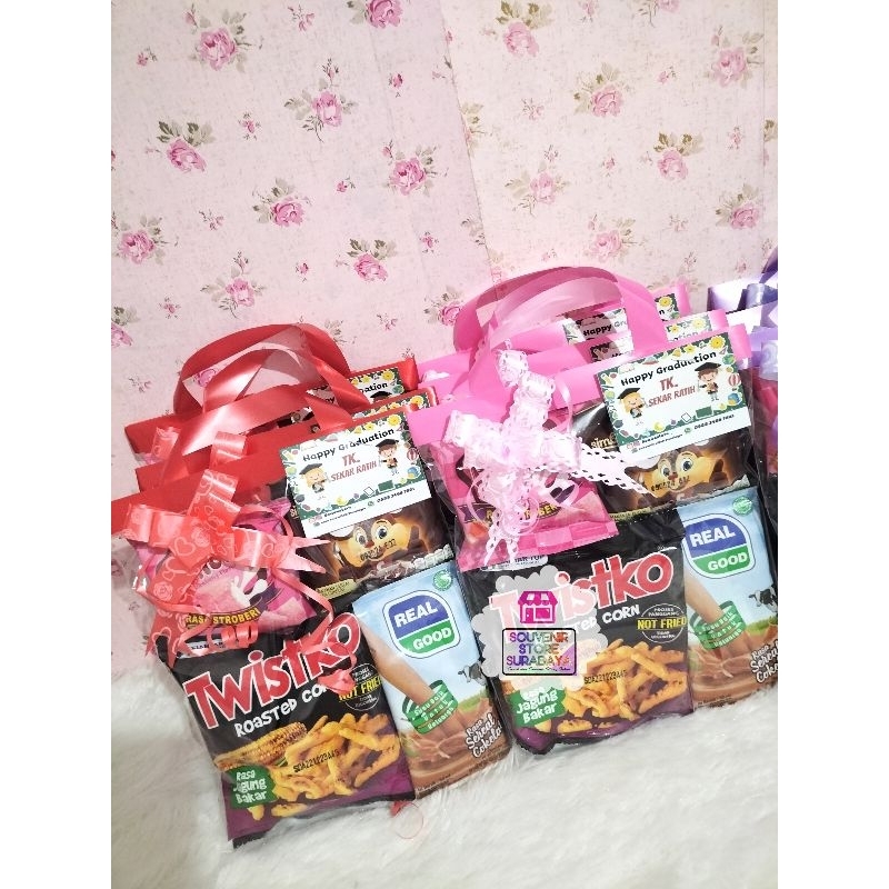 

Paket Snack Chiki 5rb an || Bingkisan snack Chiki || Paket ultah chiki murmer || snack ultah Twistko