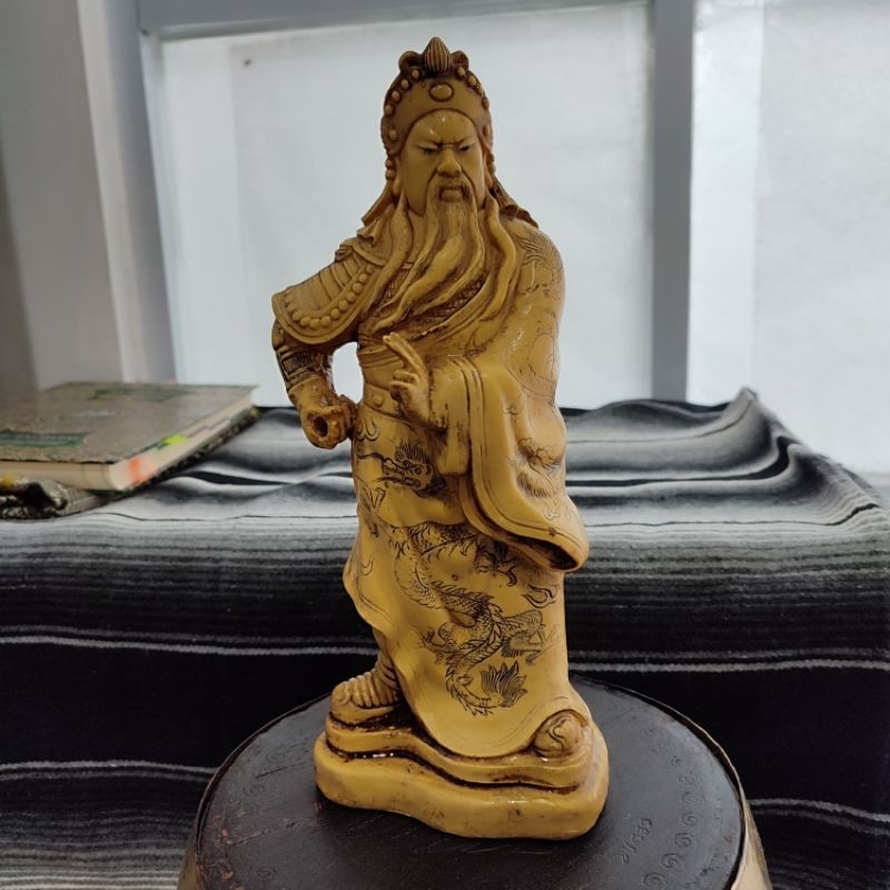 Patung Raisin Guan gong