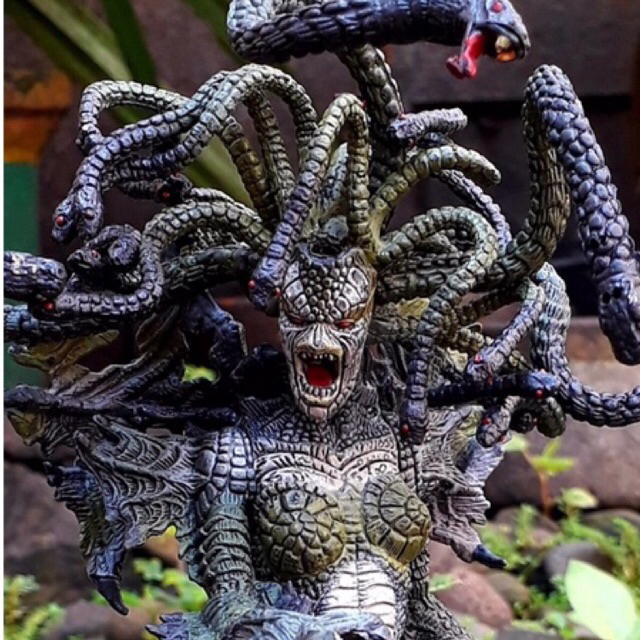 ACTION FIGURE HOROR MEDUSA SPAWN MCFARLANE
