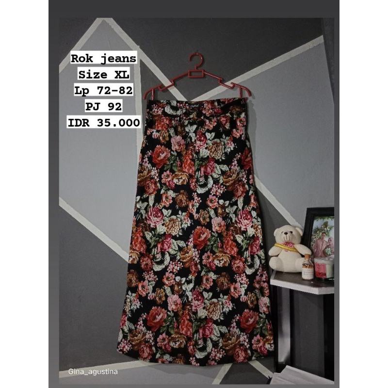 ROK JEANS ANTI KAKU MOTIF BUNGA
