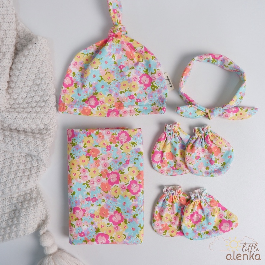 Terbaik.. Alenka - Newborn Essentials (Swaddle + Mittens Booties Set) / Bedong Bayi Non Instan Motif