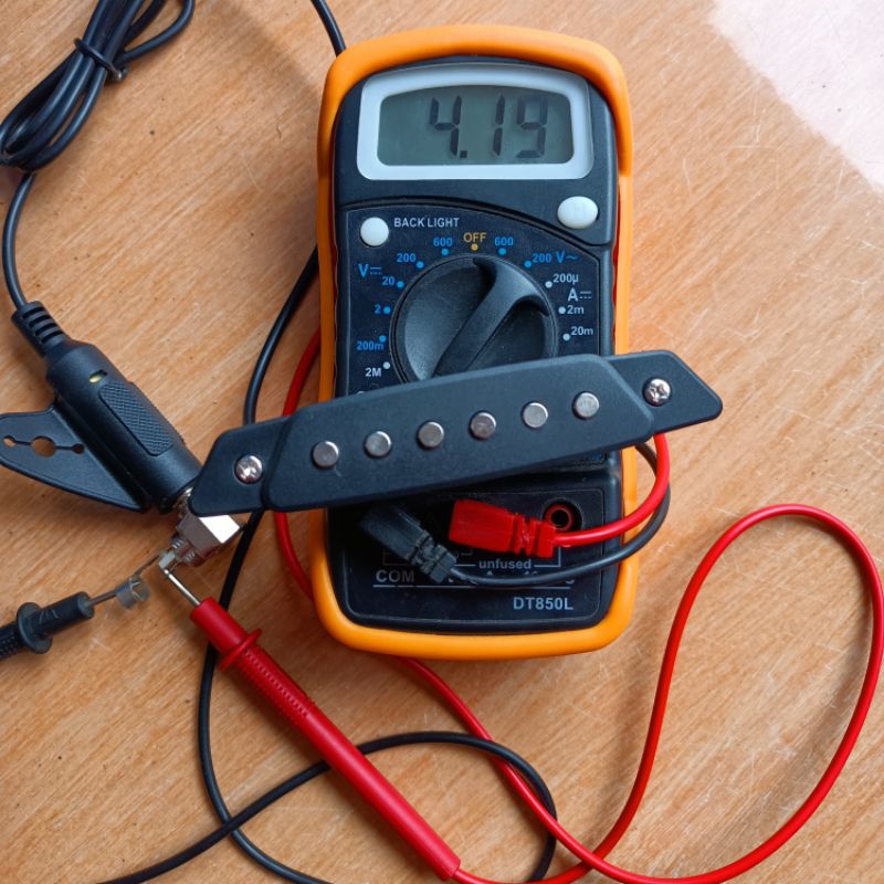 Pickup gitar akustik