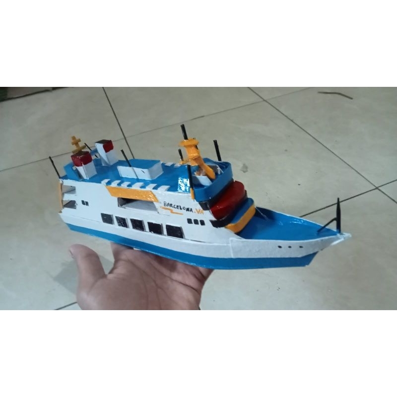 Miniatur kapal bahan karton board ukuran 2mm kapal penumpang harga murah