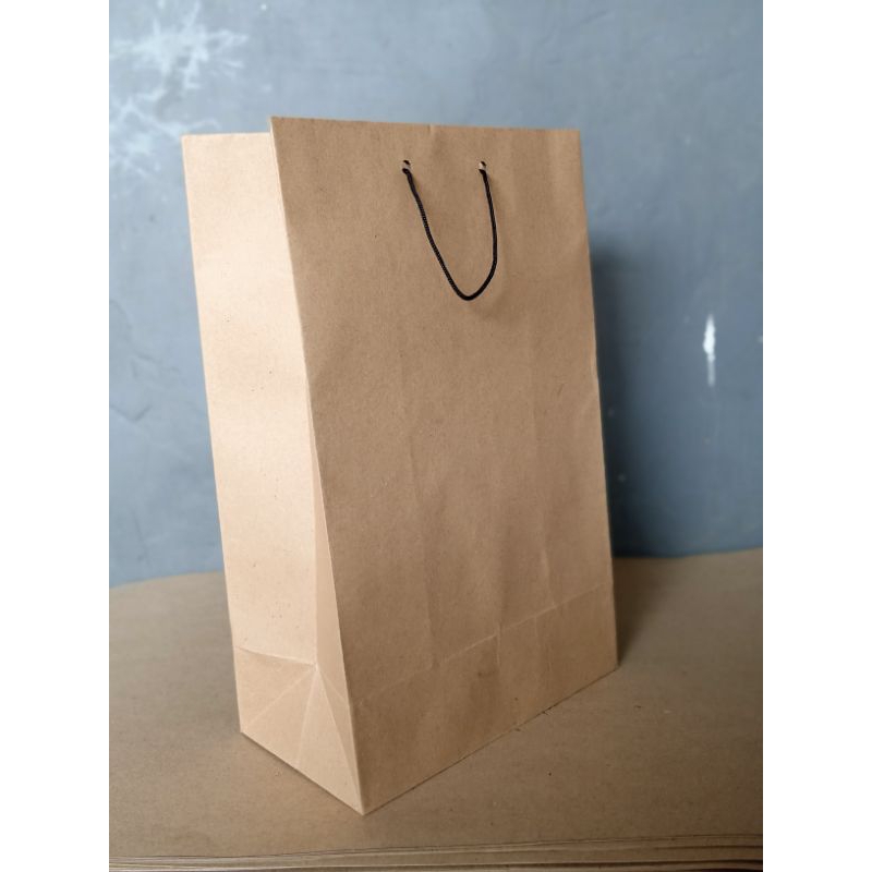 

Paperbag Polos Coklat Ukuran 18x11x30 (Paket 12Pcs) Tas Kado |Tas Kertas |Tas Souvenir Termurah