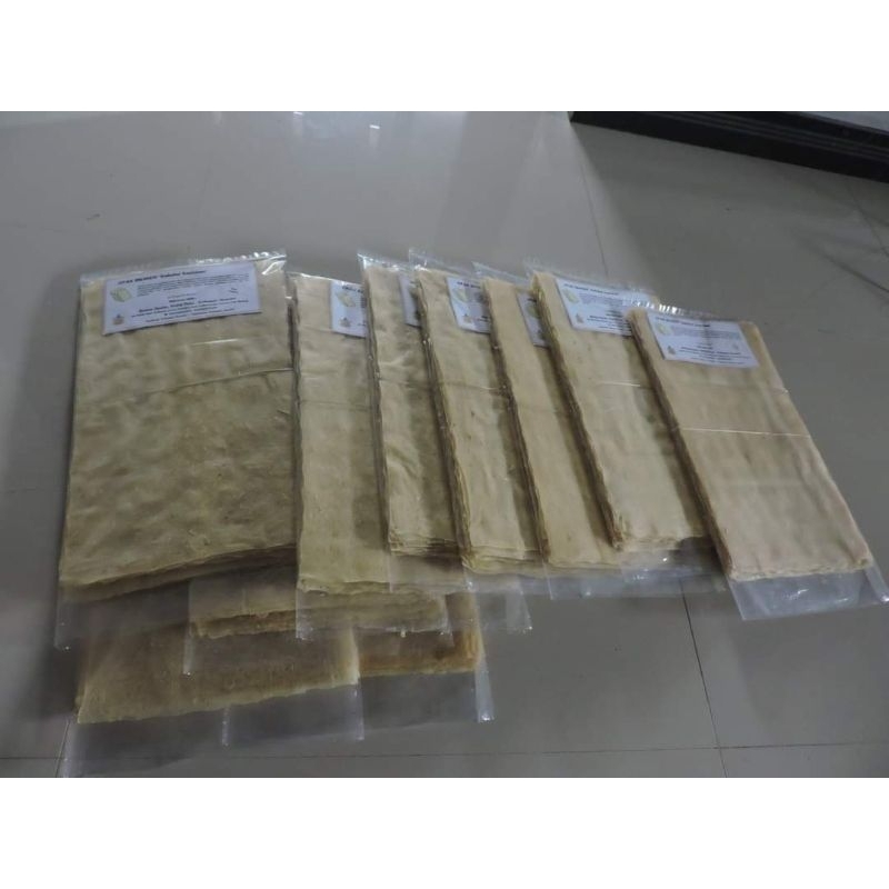 

opak singkong mentah 250 gr. siap goreng. snack, cemilan, makanan ringan