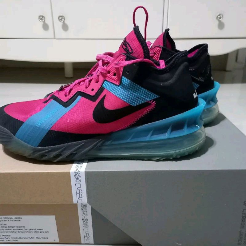 dijual sepatu basket preloved. Nike LEBRON XVIII low. 100 % original.