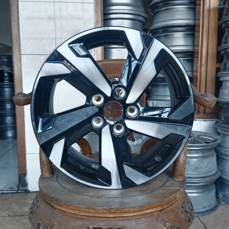 velg mobil xpander ultimate r17, lubang 5, pcd114 (original)