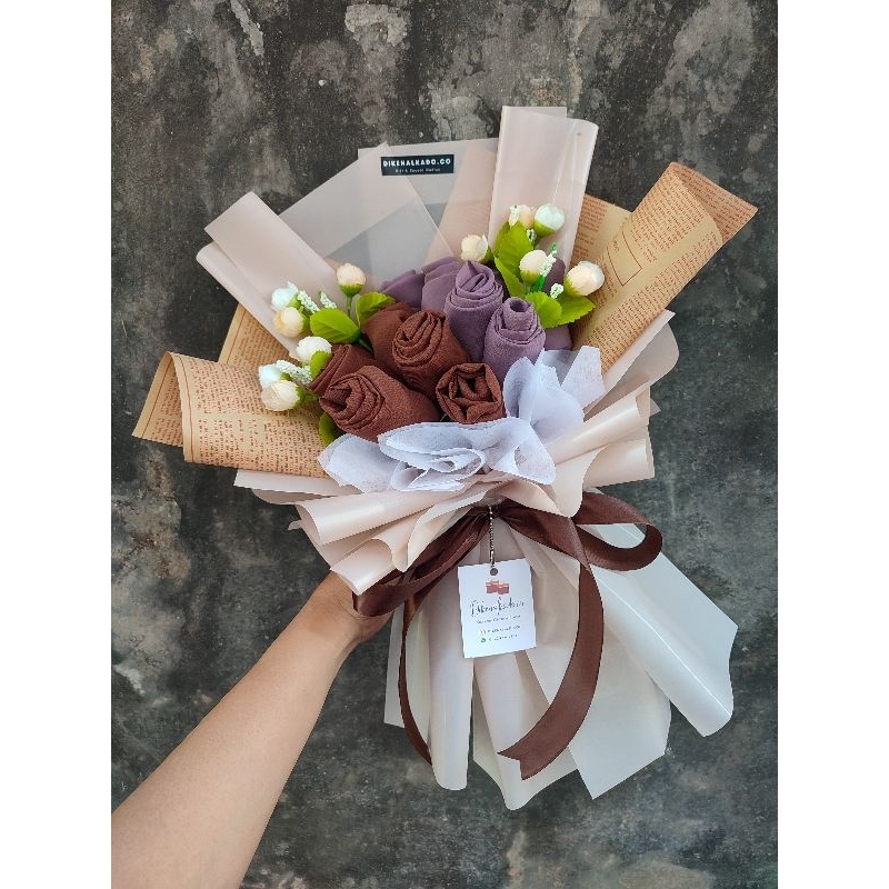 

Buket jilbab bela square isi 2