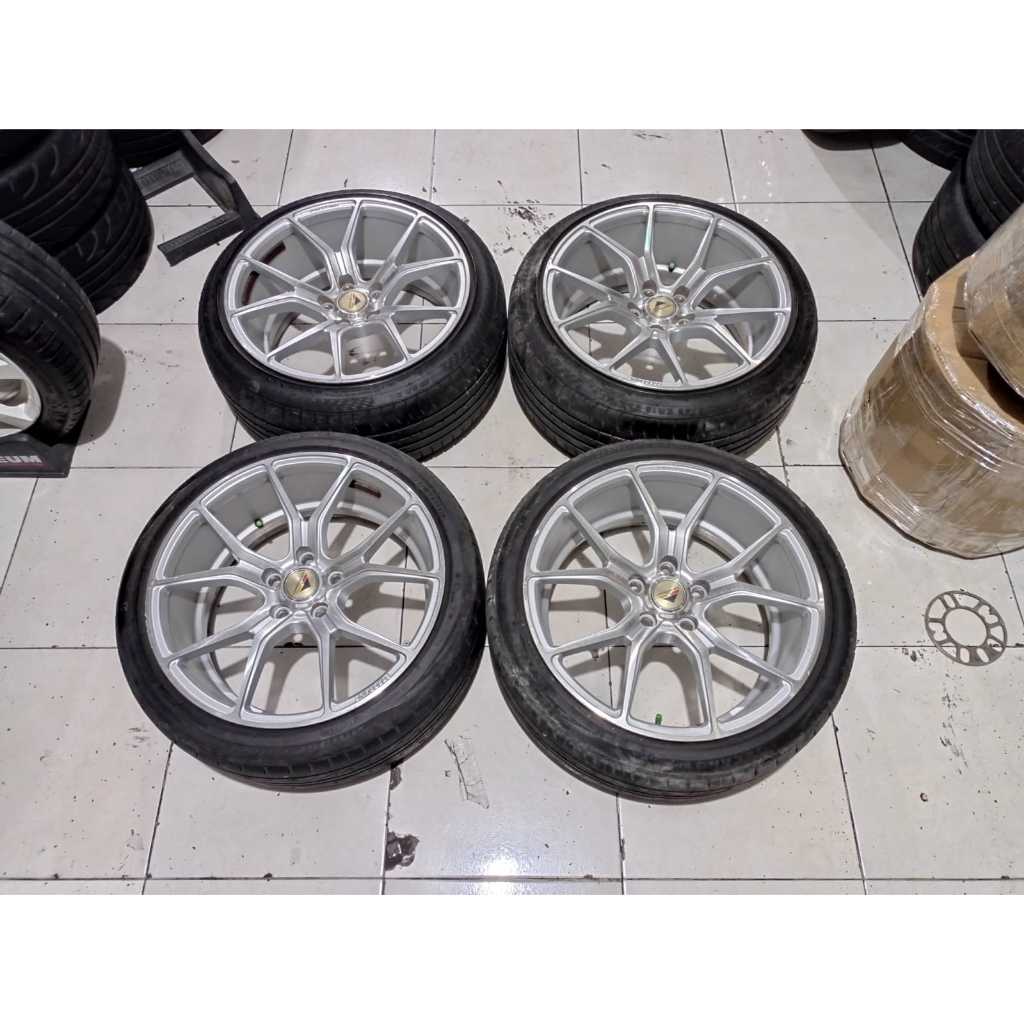 Velg Mobil Bekas Civic Fd Ring18 Voisteiner R18x8/9 H5x114 Plus Ban