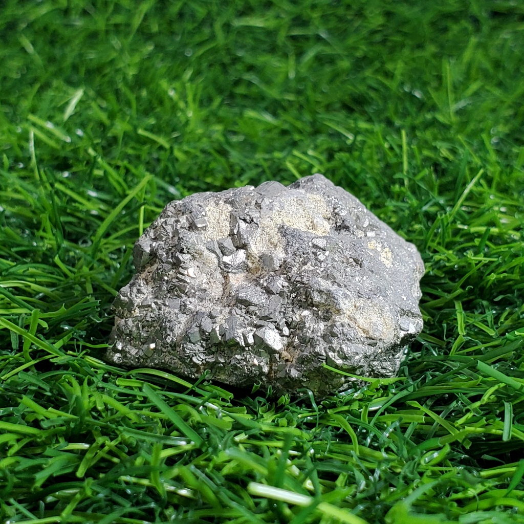 Bongkahan batu akik mineral pyrite Wz-16