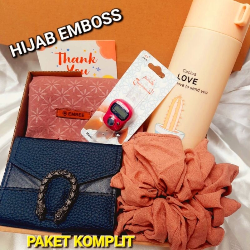 

HAMPERS JILBAB EMBOSS MUSLIM HIJAB MOTIF EMBOSS LASER CUT GIFT BIRTHDAY WEDDING WISUDA CONGRAST ANNIVERSARY