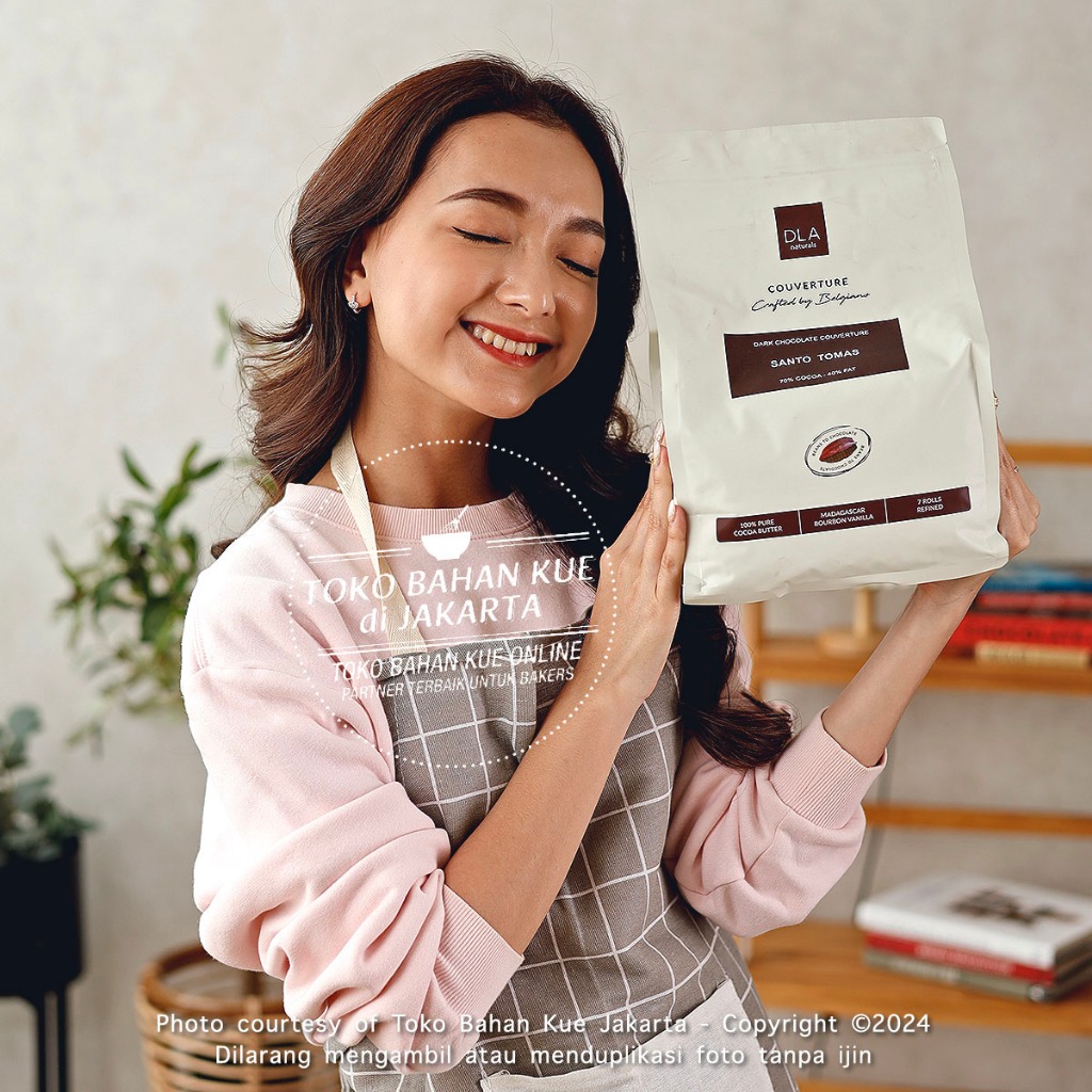 

DLA Naturals - Santo Tomas 70% 2kg Dark Chocolate Couverture Cokelat