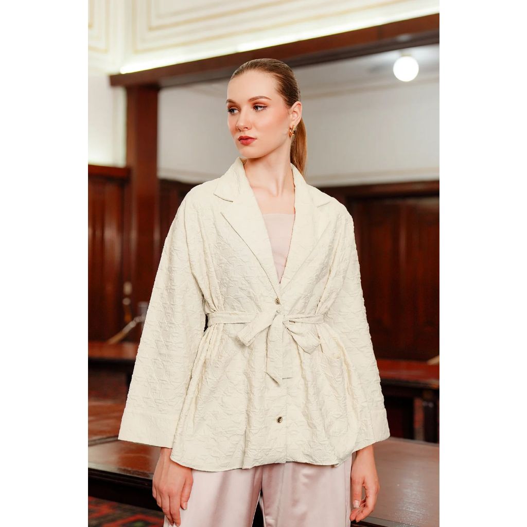 AMONA OUTER VANILLA - BENANG JARUM