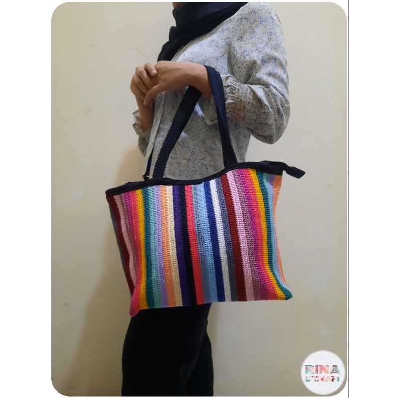 TAS WANITA RAJUT - Tas Bahu Wanita Rajut Pelangi