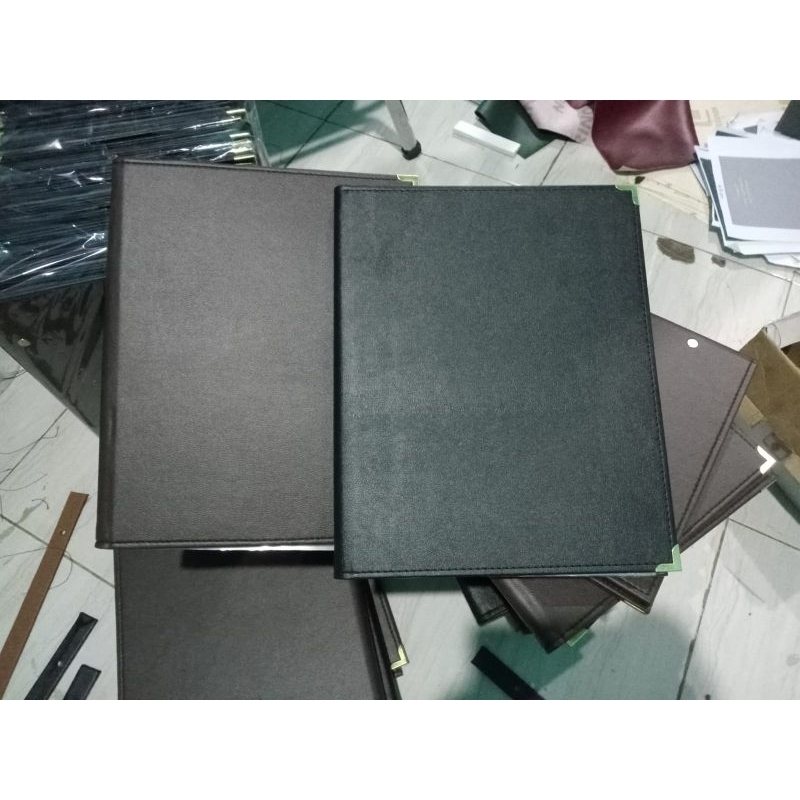 

ready stok buku menu resto/cafe/hotel dll. model polos