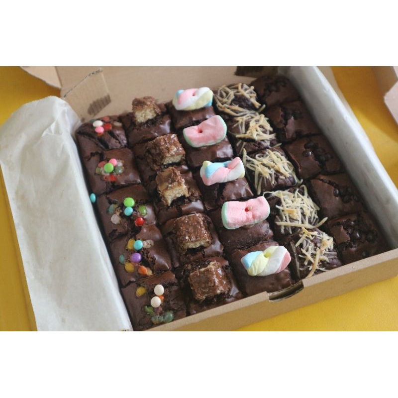 

Fudgy Brownies Kids Ha!Brownie 20x20cm / Brownies Marshmallow