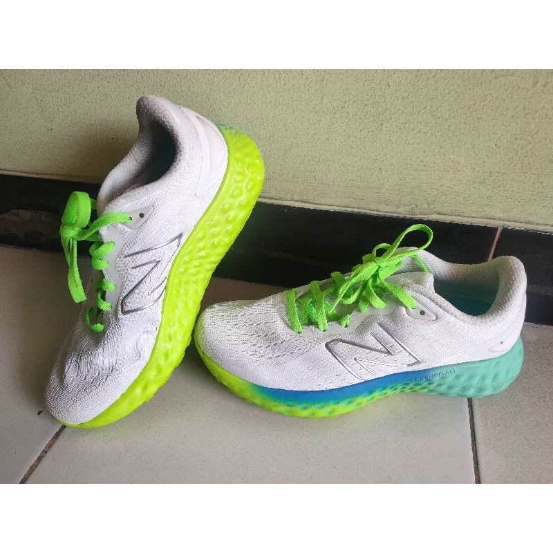 PRELOVED - sepatu NB FRESH FOAM size 38 putih hijau stabilo