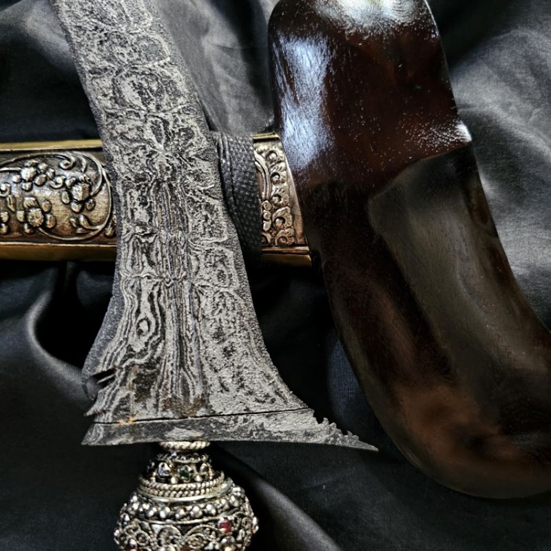 Keris Jangkung Luk 3 Pamor Melati