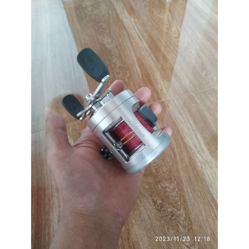 Baitcasting reel pancing Abu Garcia Sweden second seperti baru