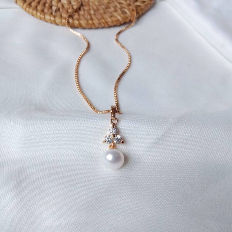 kalung emas liontin mutiara