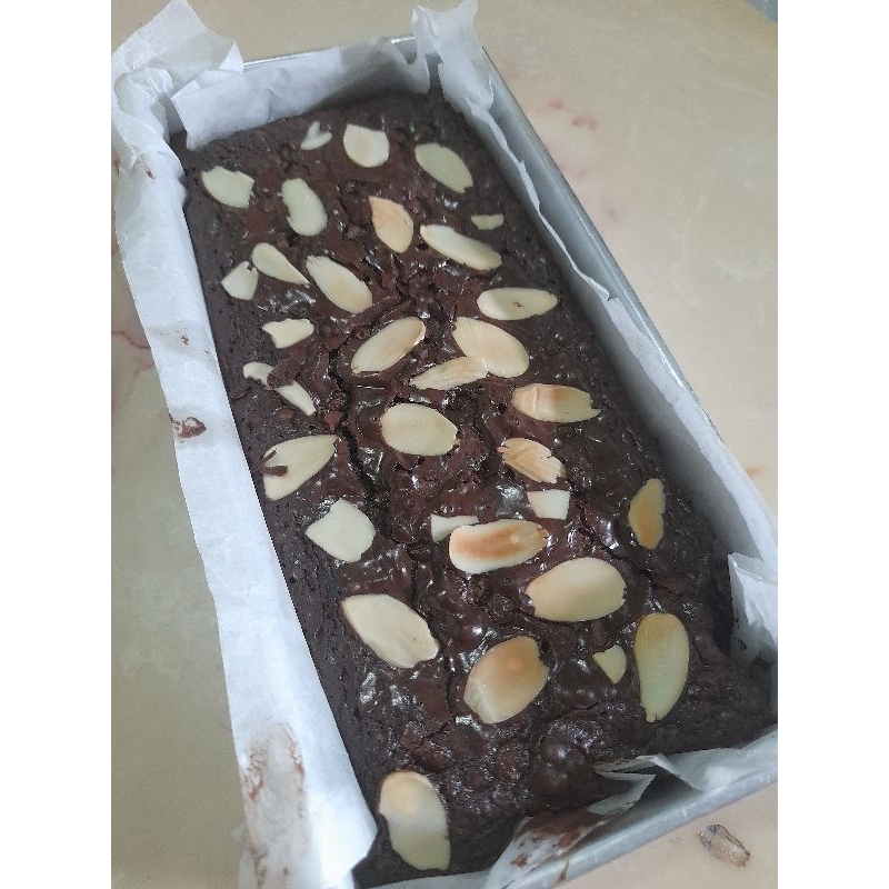 

fudgy brownies almond choco chip