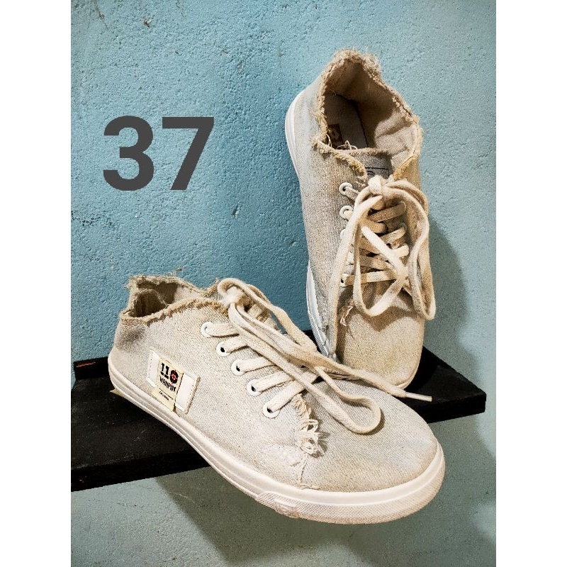 Sepatu Branded second