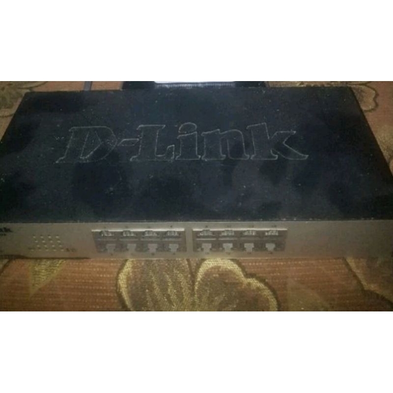 Switch Hub Dlink 16 Port casing besi Rusak hidup