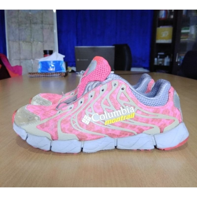 Preloved Sepatu Trail Montrail Fluidflex size 39 sepatu lari outdoor wanita Columbixx
