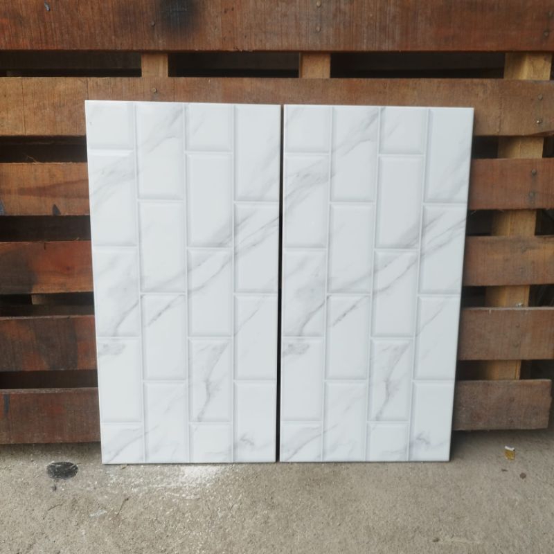 KERAMIK 30X60 DINDING MULIA MANTOMA BIANCO
