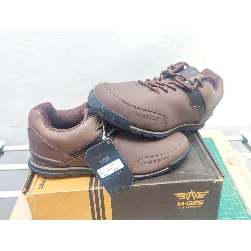 sepatu adventure m gee coklat mgee altus 41 tali tali ringan with tag